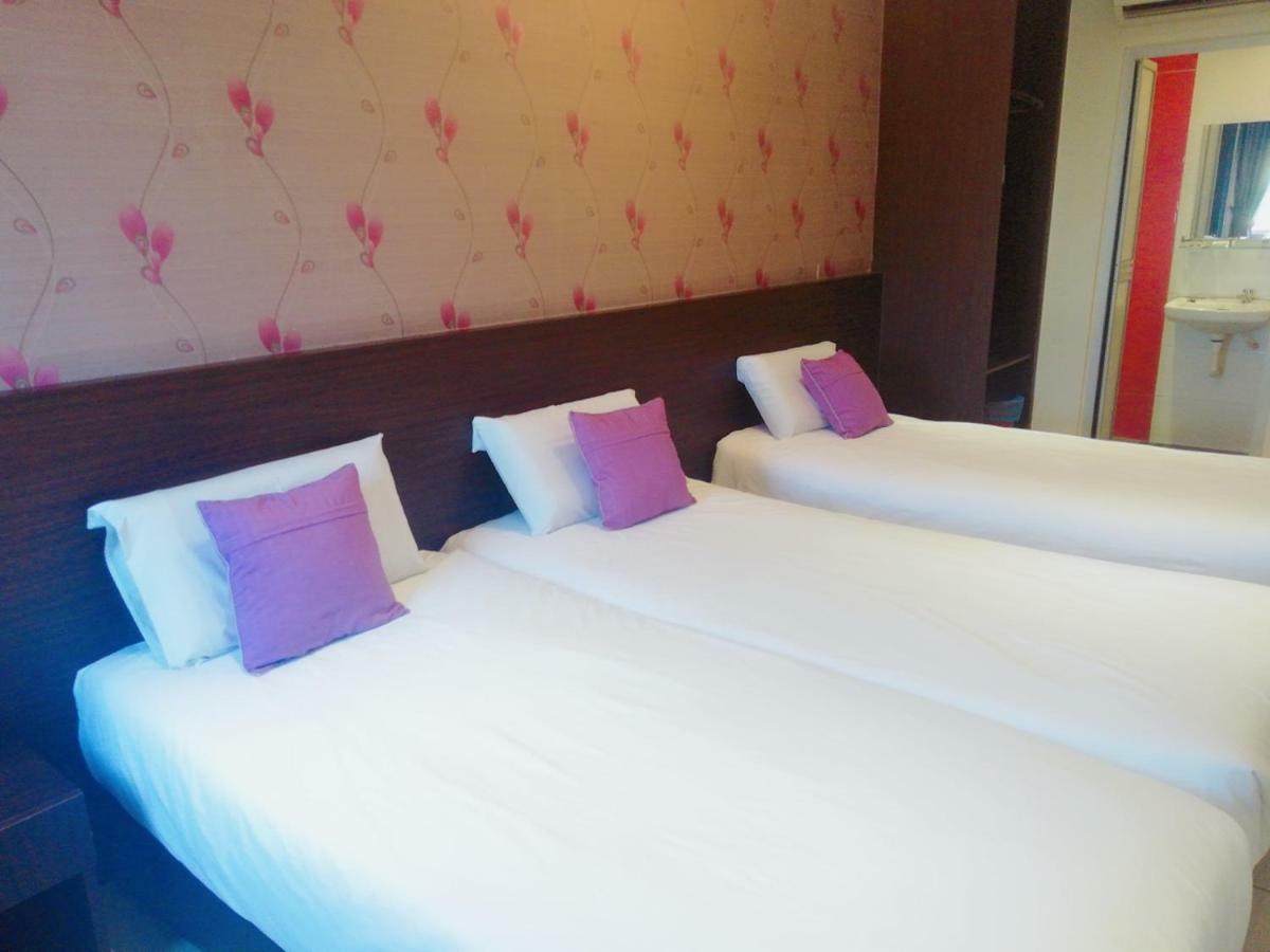 Remember Hotel Bukit Gambir Екстериор снимка