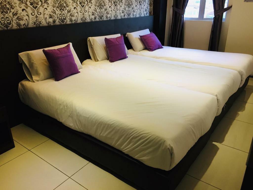 Remember Hotel Bukit Gambir Екстериор снимка